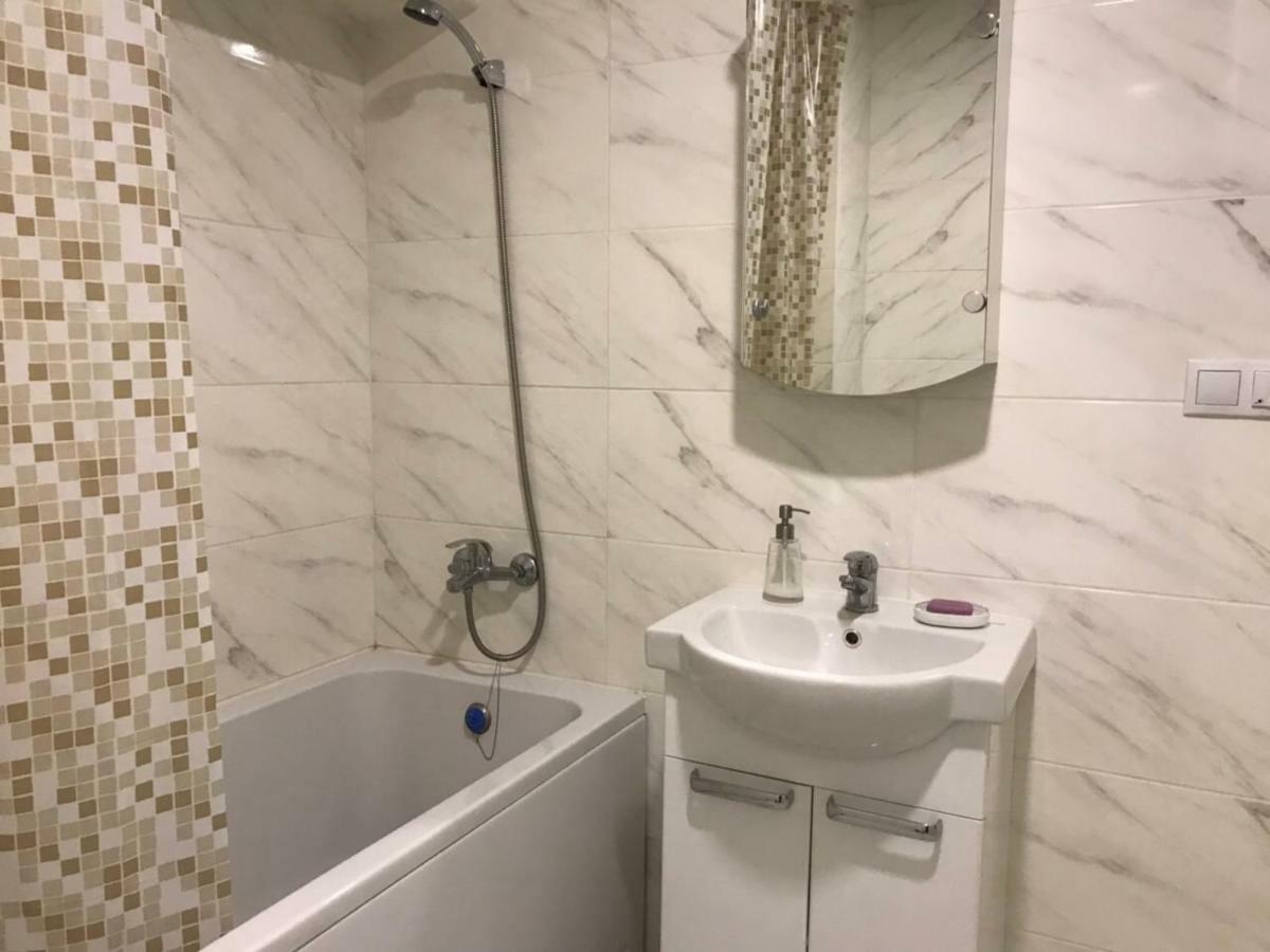 New Quiet Place In Kiev Экстерьер фото